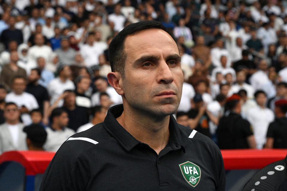 别执教过乌, 中国男足选, 这也给了中