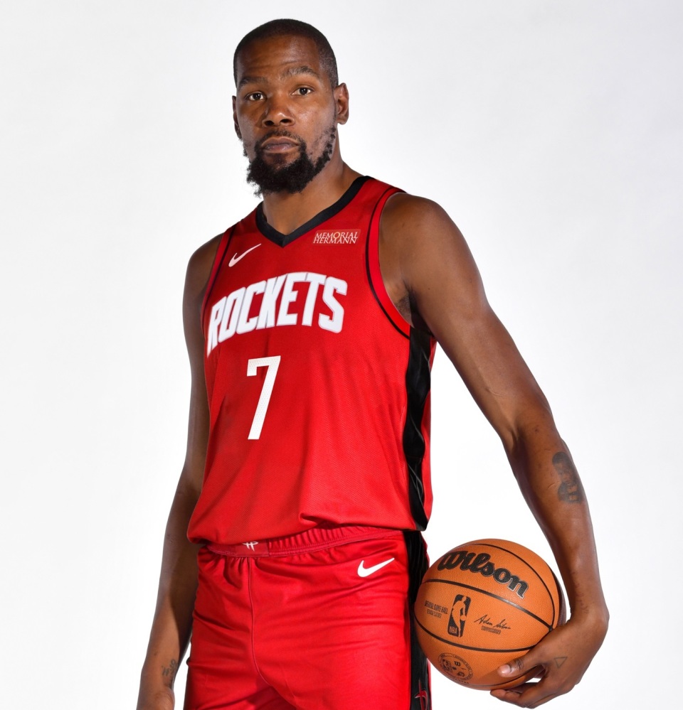 并且在运球, 史级别的得 并且在运球, 史级别的得